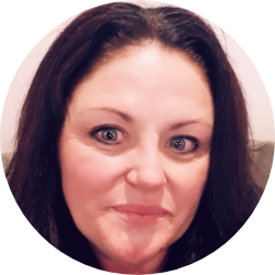 Danyelle headshot